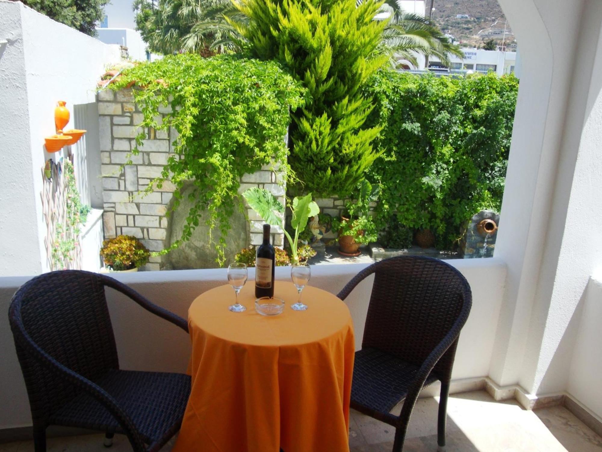 Vassiliki Rooms Πάρος Εξωτερικό φωτογραφία