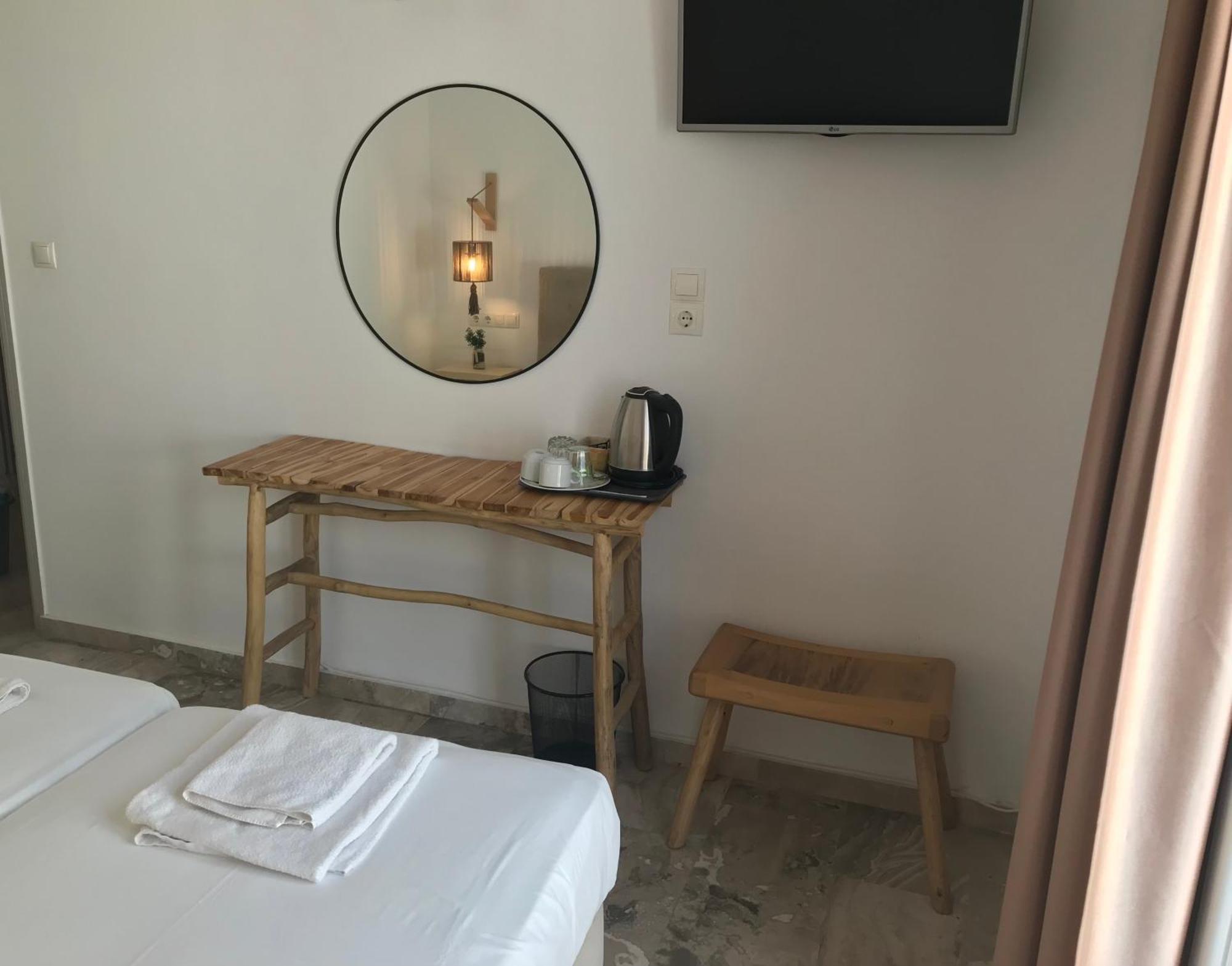 Vassiliki Rooms Πάρος Εξωτερικό φωτογραφία